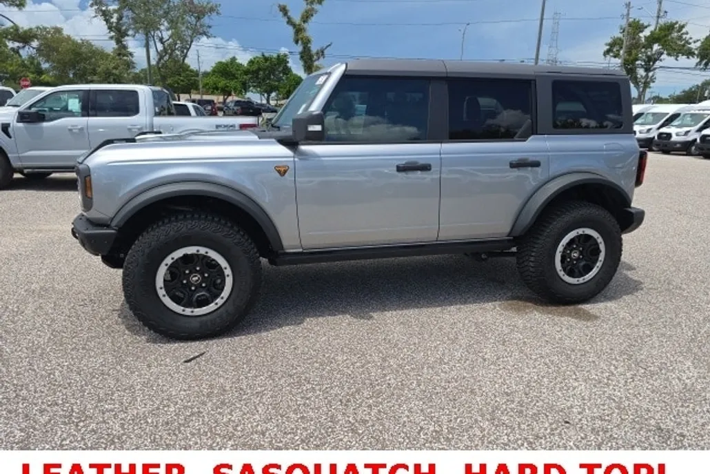 2024 Ford Bronco Badlands photo 1