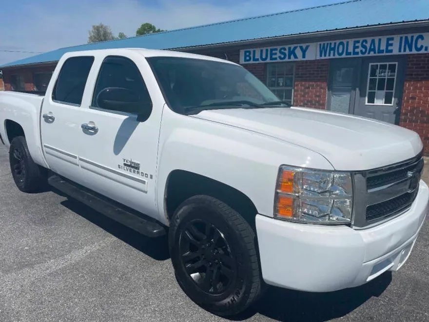 2007 Chevrolet Silverado 1500 LS photo 1