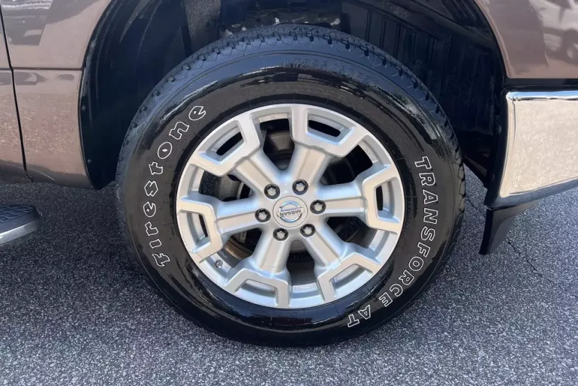 2019 Nissan Titan Crew Cab SV photo 1