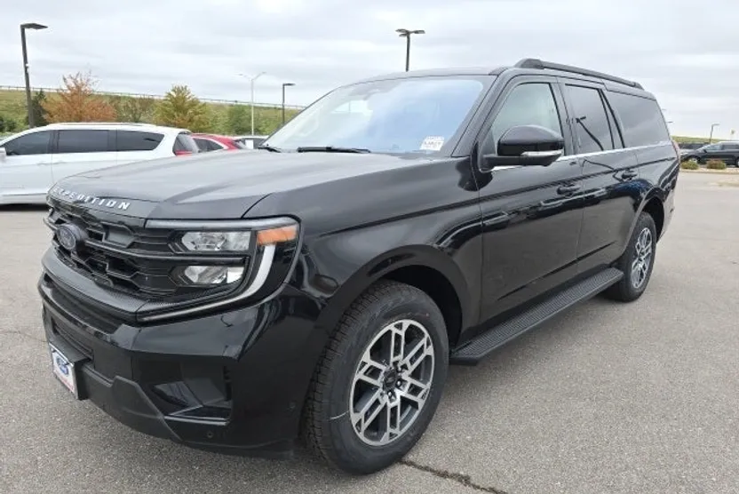 2025 Ford Expedition MAX photo 1