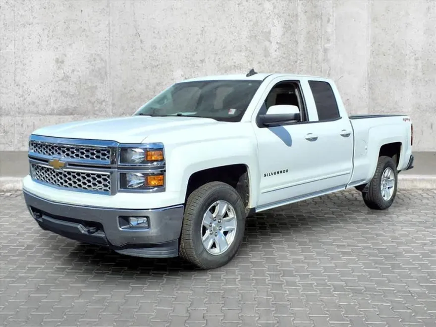 2015 Chevrolet Silverado 1500 LT photo 1