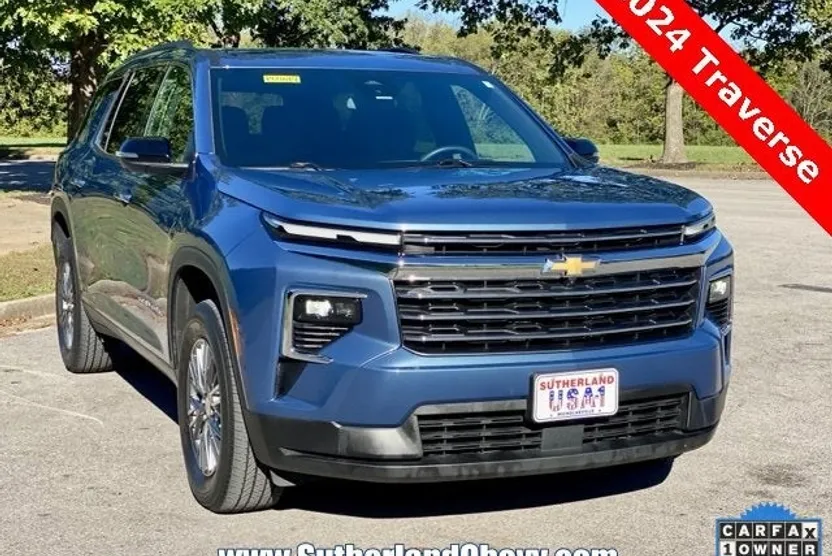 2024 Chevrolet Traverse photo 1