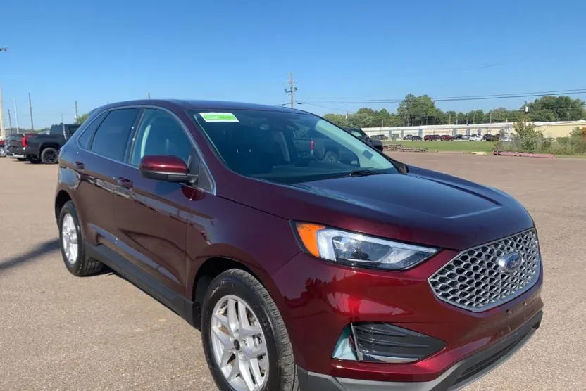 2024 Ford Edge SEL photo 1