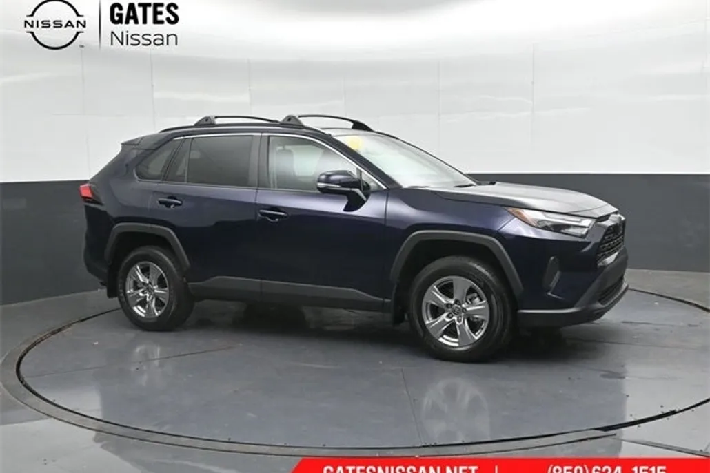 2024 Toyota RAV4 XLE photo 1