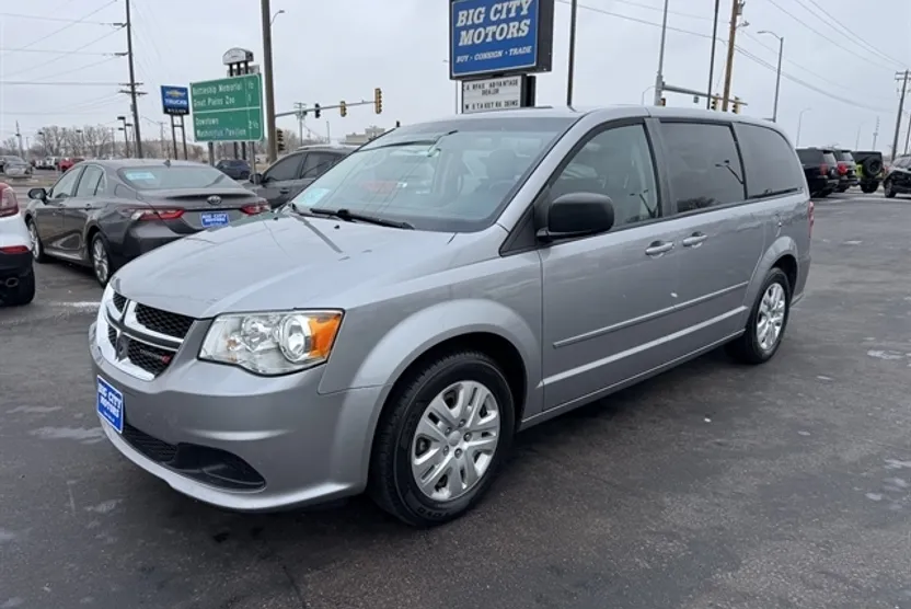 2017 Dodge Grand Caravan SE photo 1