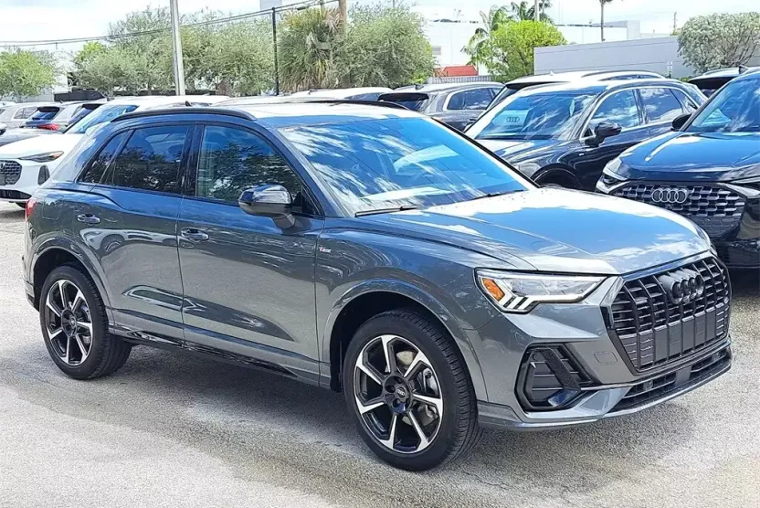 2025 Audi Q3 45 TFSI S line Premium Plus photo 1