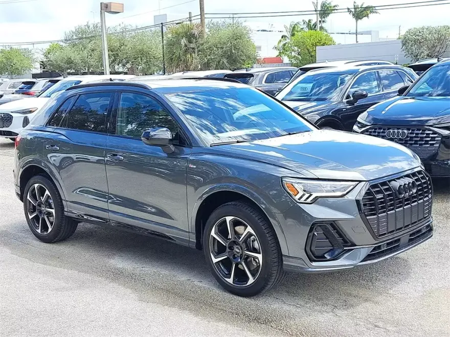 2025 Audi Q3 45 TFSI S line Premium Plus photo 1