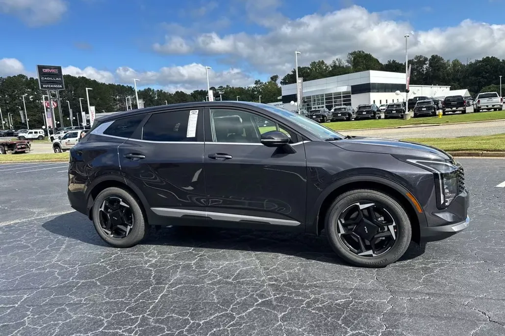 2026 Kia Sportage EX photo 1