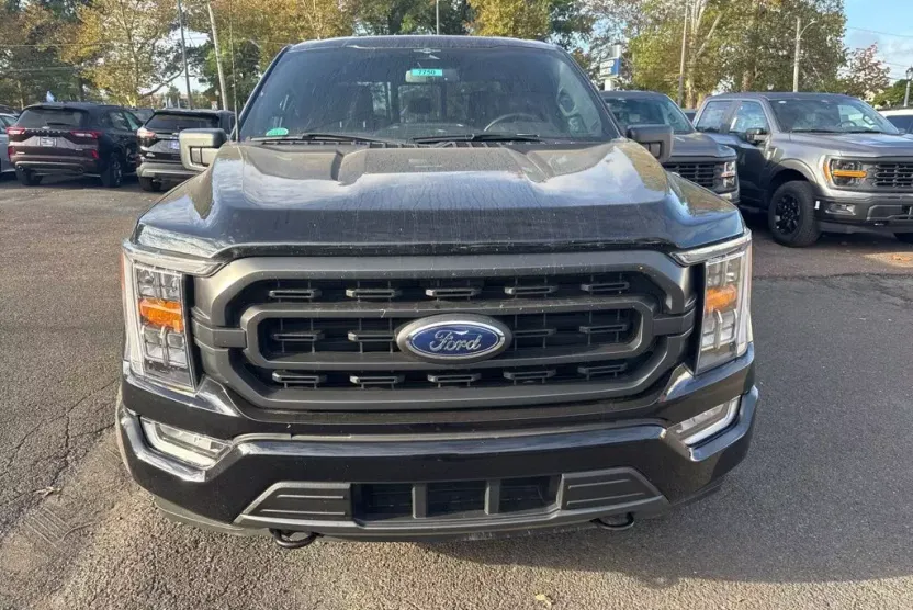2023 Ford F-150 XLT photo 1