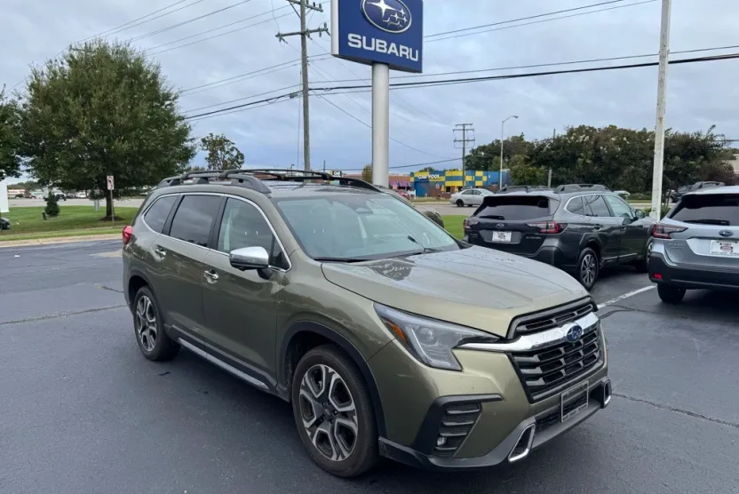 2023 Subaru Ascent Touring photo 1