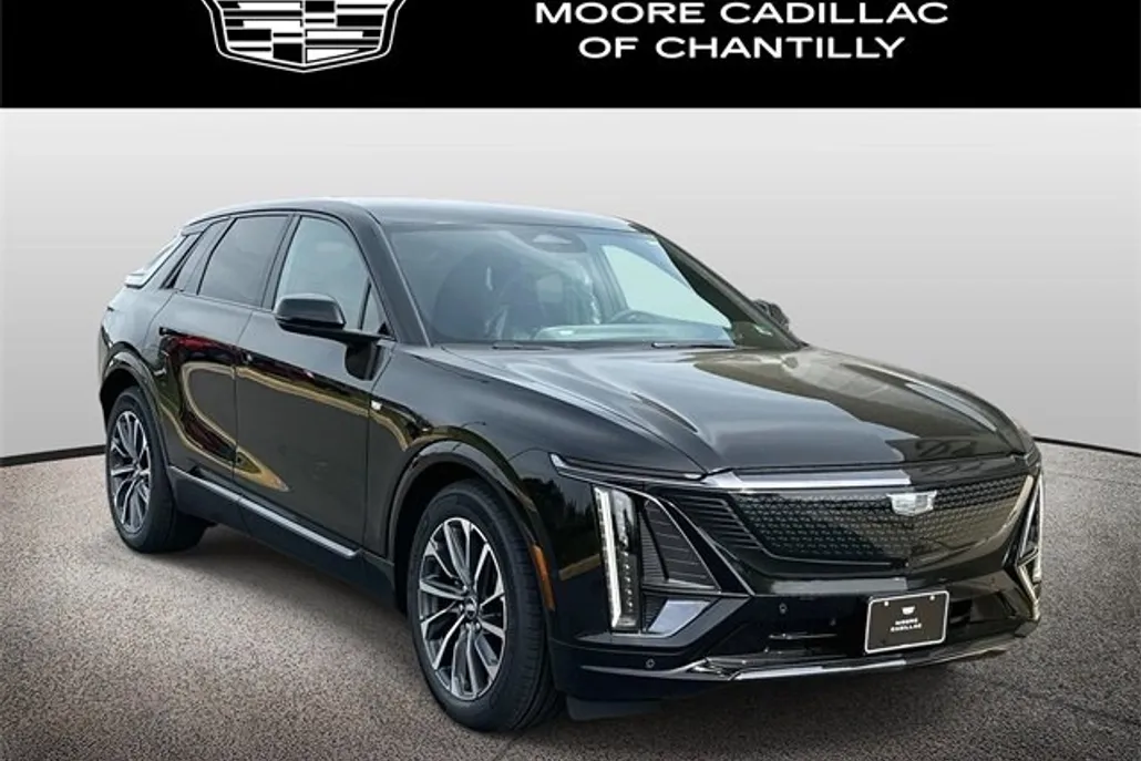 2025 Cadillac Lyriq Sport photo 1