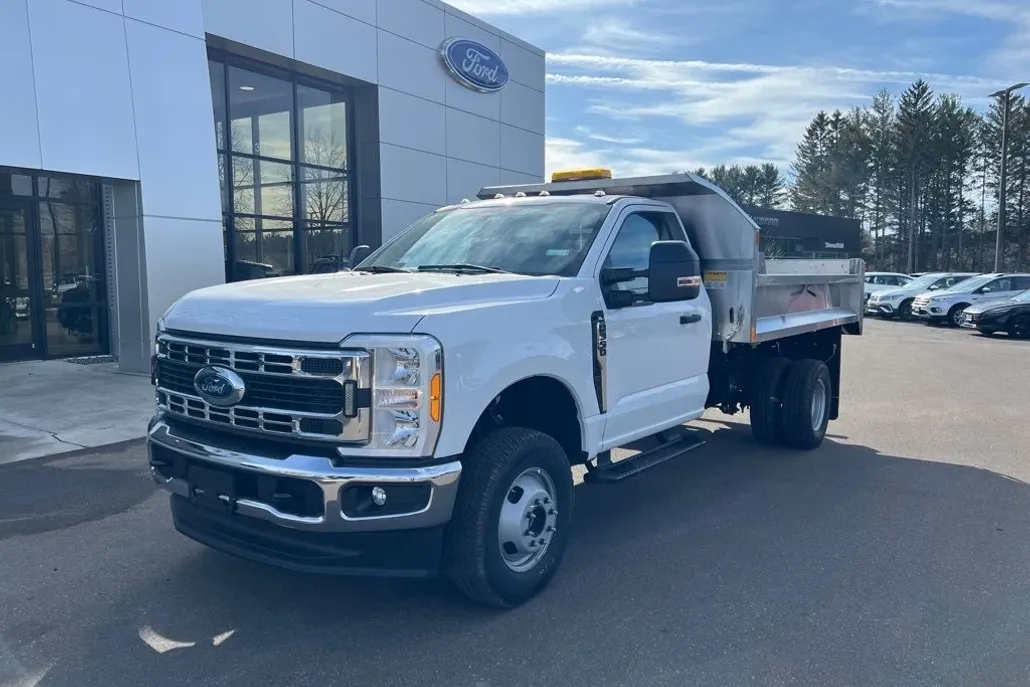 2023 Ford F-350 photo 1