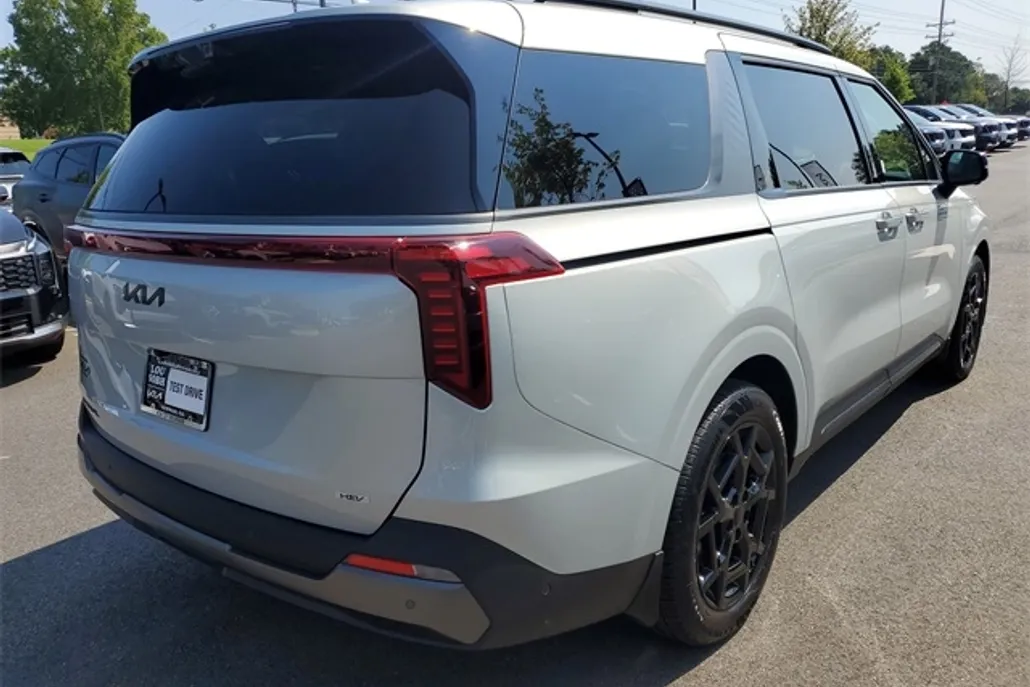 2026 Kia Carnival SX Prestige photo 1