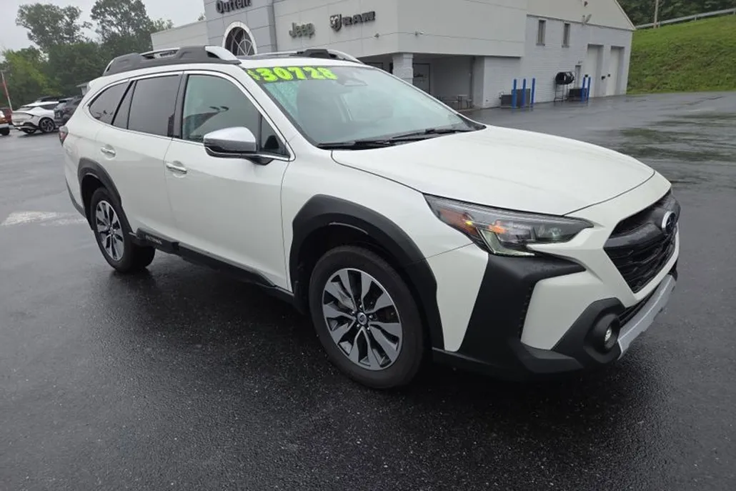 2023 Subaru Outback Touring XT photo 1