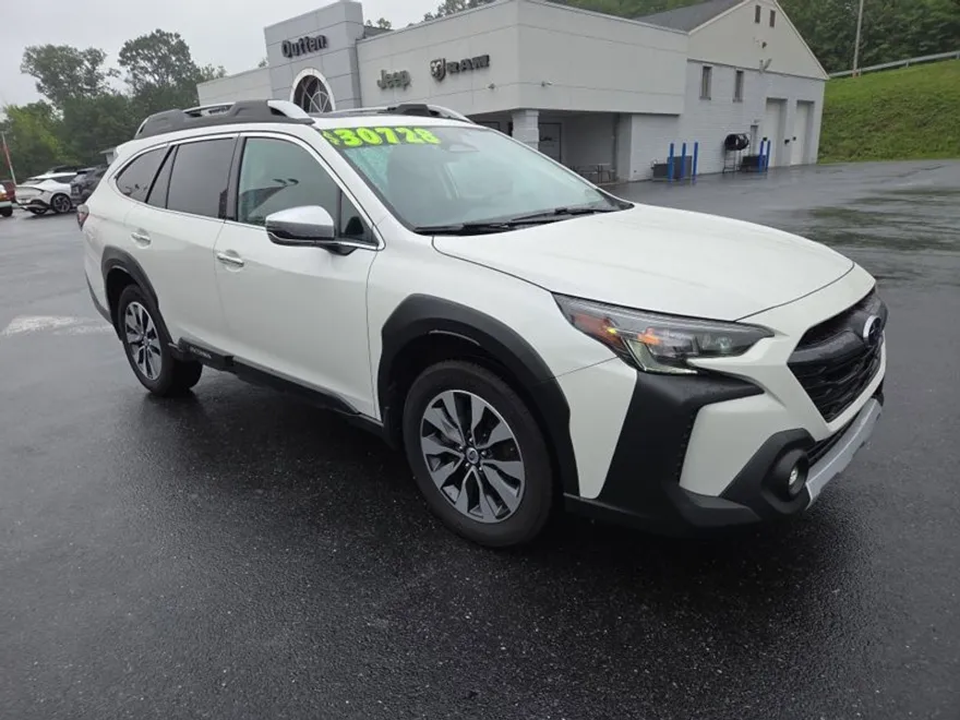 2023 Subaru Outback Touring XT photo 1