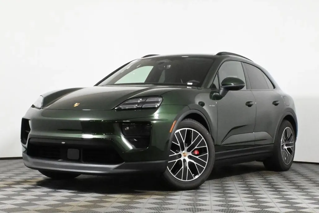 2025 Porsche Macan Electric photo 1