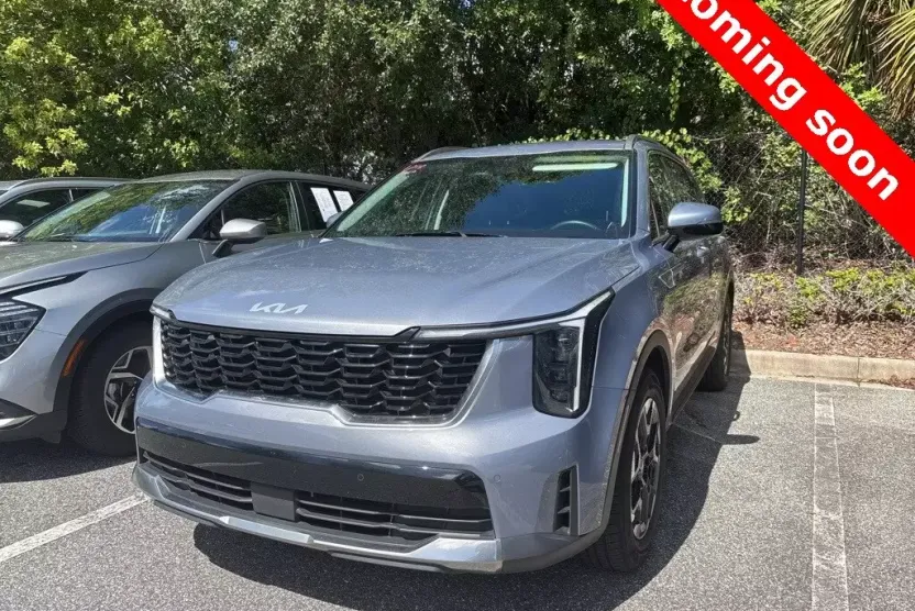 2024 Kia Sorento S photo 1