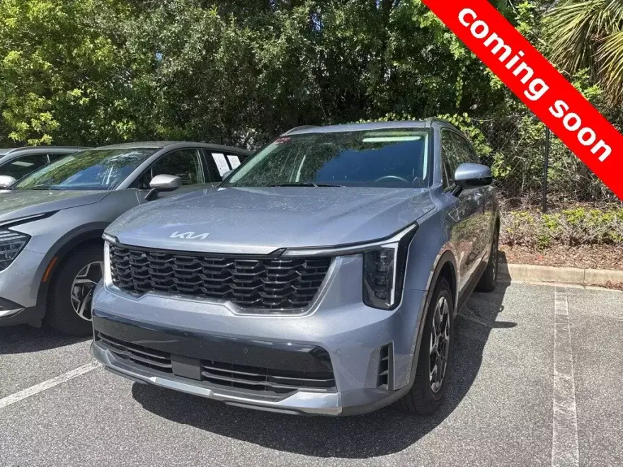 2024 Kia Sorento S photo 1