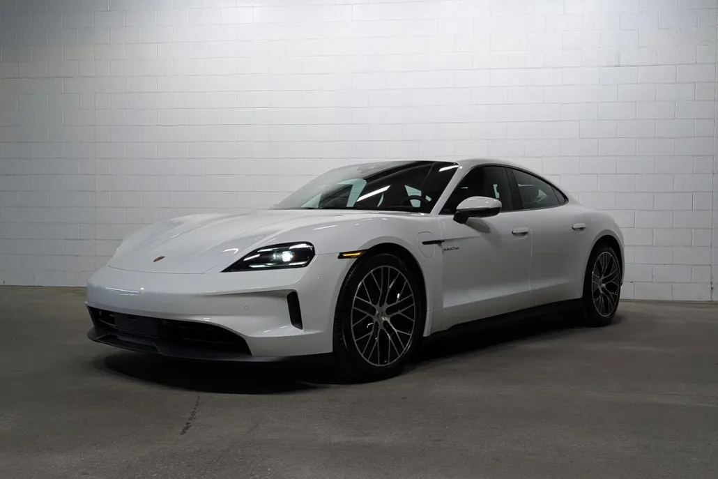 2025 Porsche Taycan 4 photo 1
