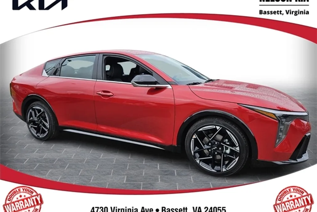 2025 Kia K4 GT-Line photo 1