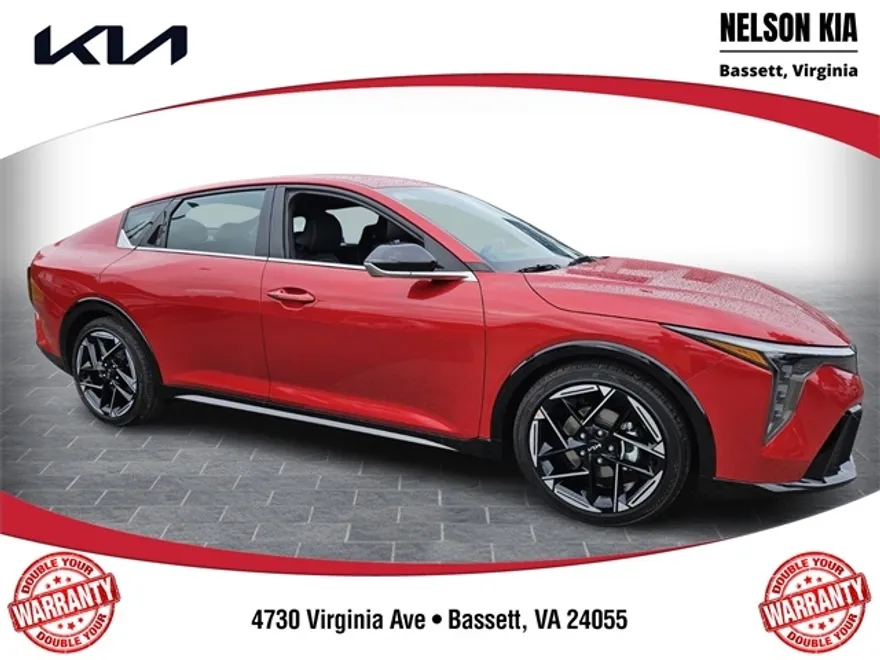 2025 Kia K4 GT-Line photo 1