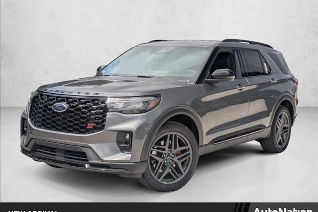 2025 Ford Explorer ST photo 1