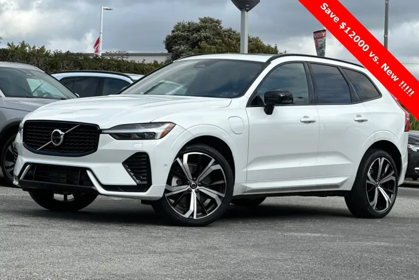 2024 Volvo XC60 Recharge Hybrid Ultimate photo 1