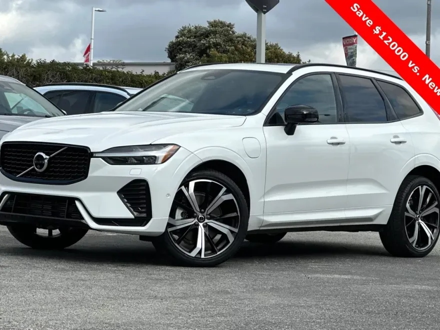 2024 Volvo XC60 Recharge Hybrid Ultimate photo 1