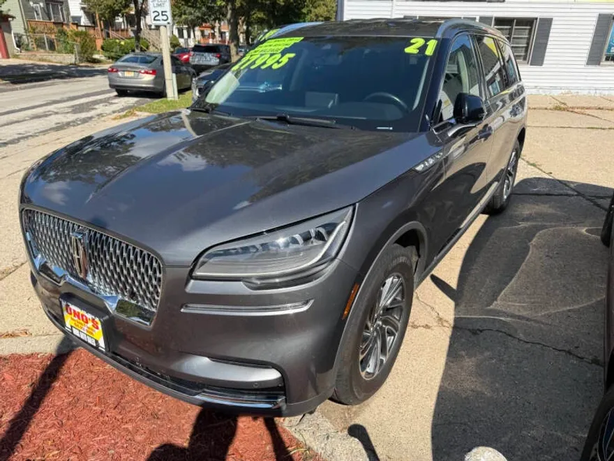 2021 Lincoln Aviator Standard photo 1