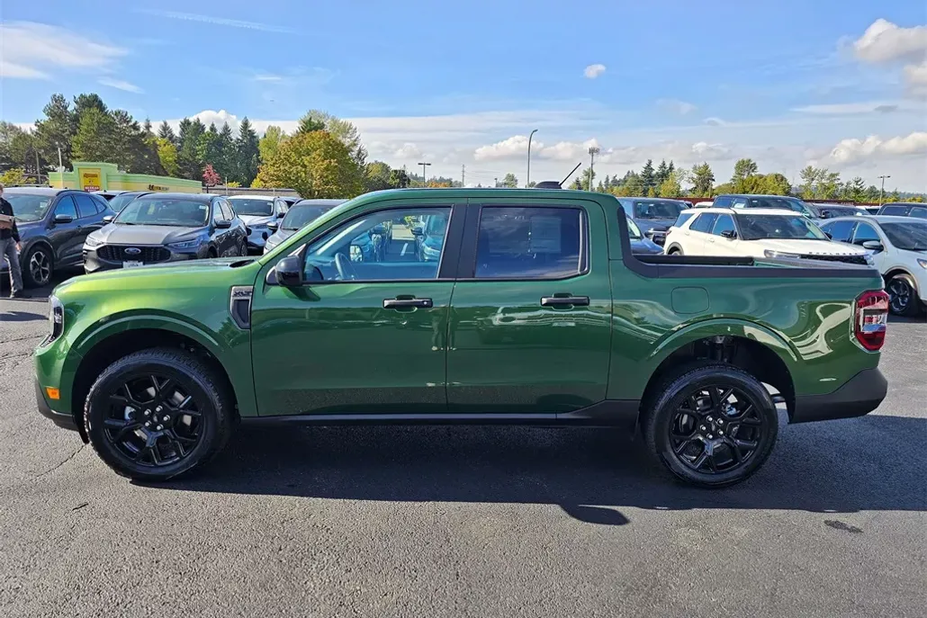 2025 Ford Maverick XLT photo 1