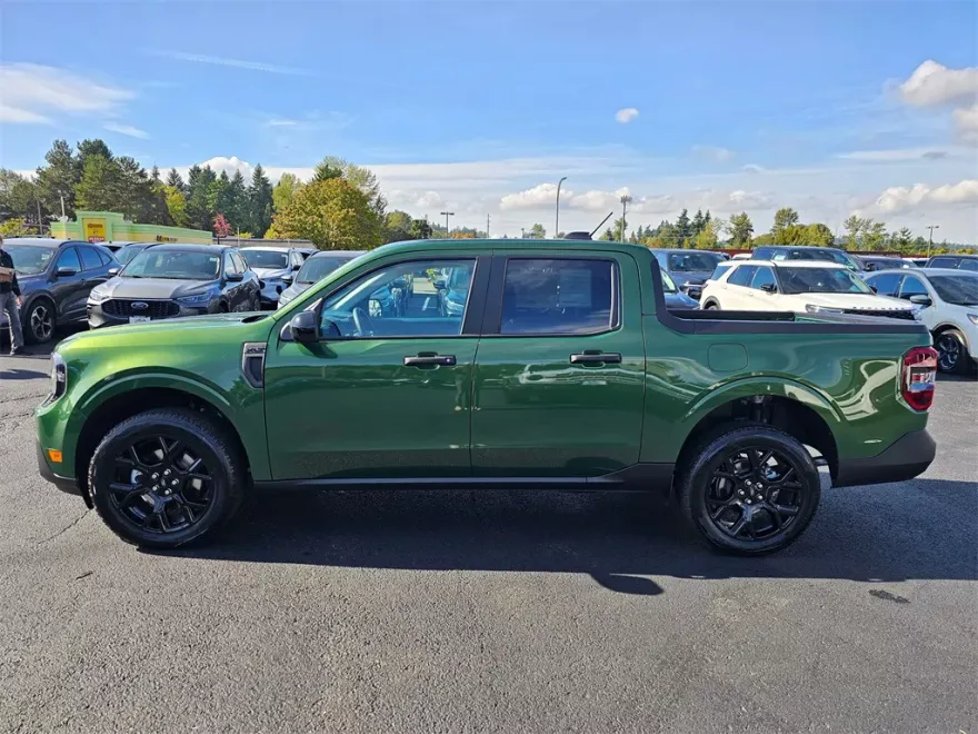 2025 Ford Maverick XLT photo 1