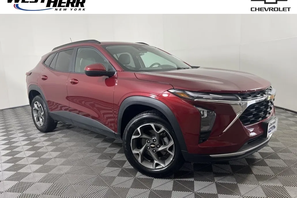2024 Chevrolet Trax LT photo 1