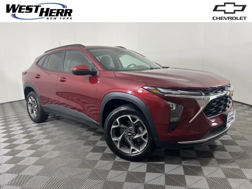 2024 Chevrolet Trax LT photo 1