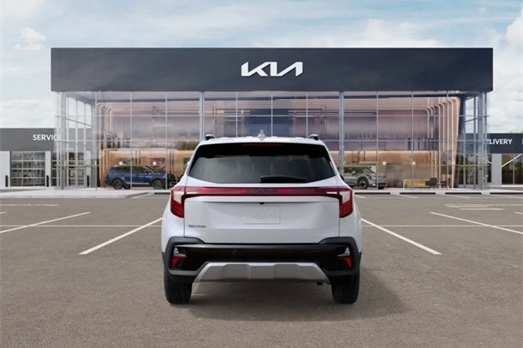 2025 Kia Seltos S photo 1
