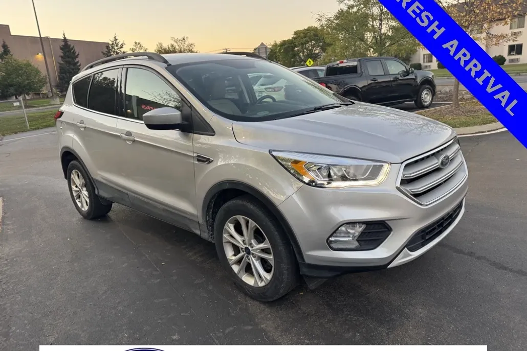 2019 Ford Escape SEL photo 1