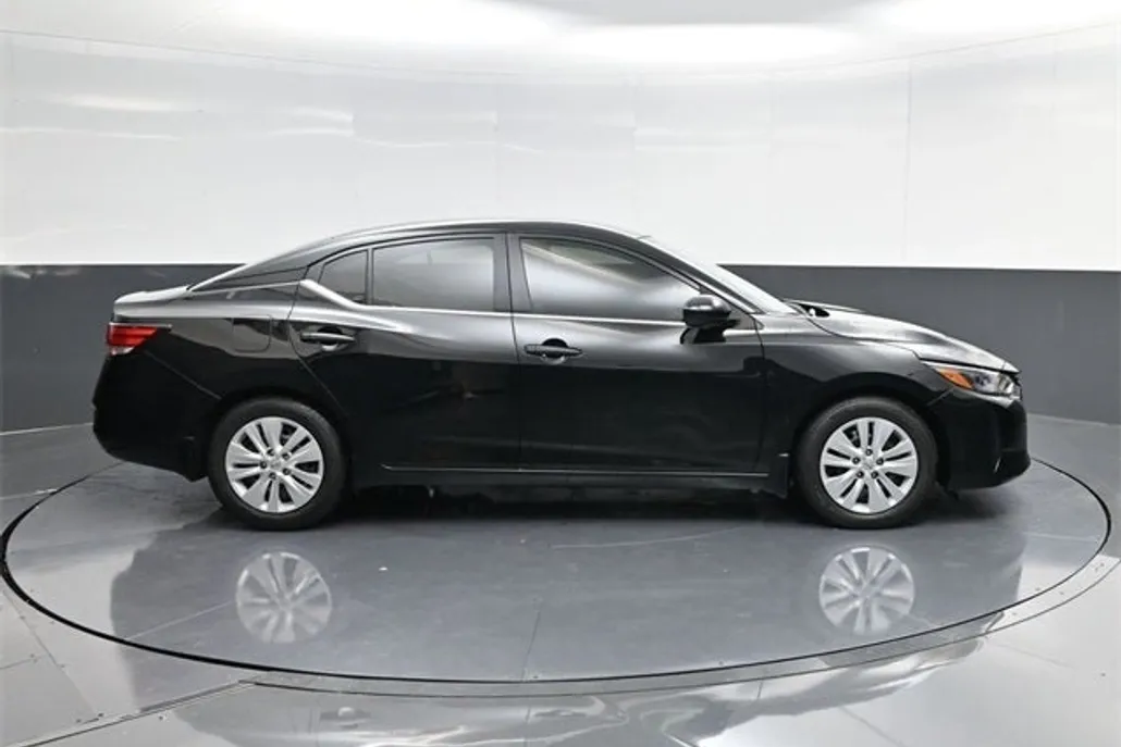 2025 Nissan Sentra S photo 1