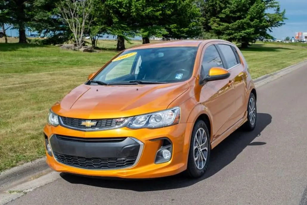 2017 Chevrolet Sonic LT photo 1