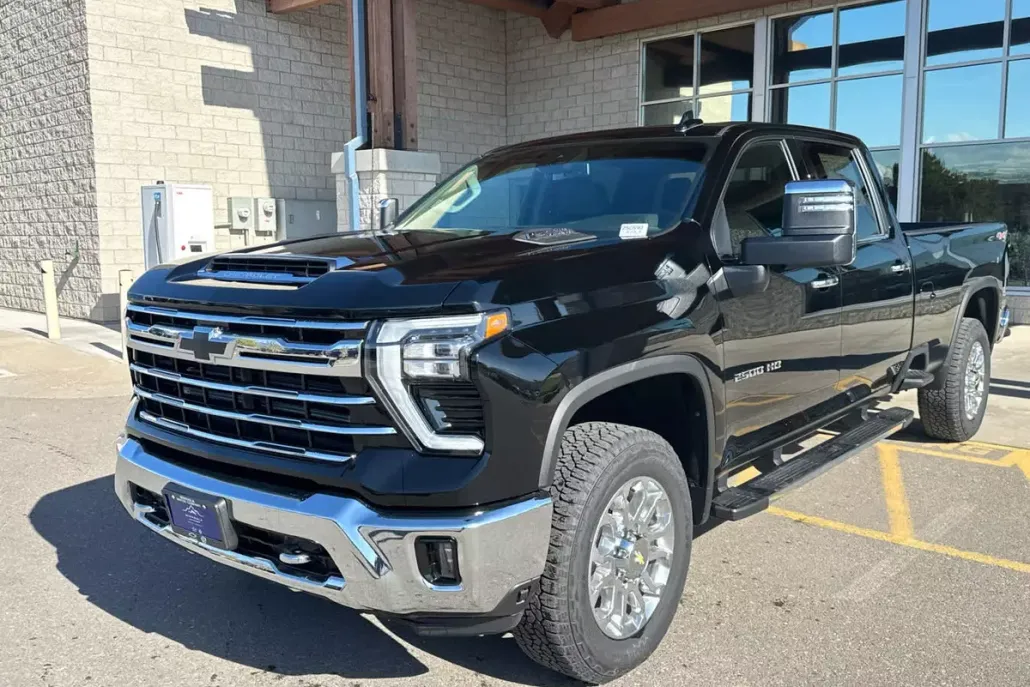 2025 Chevrolet Silverado 2500HD LTZ photo 1