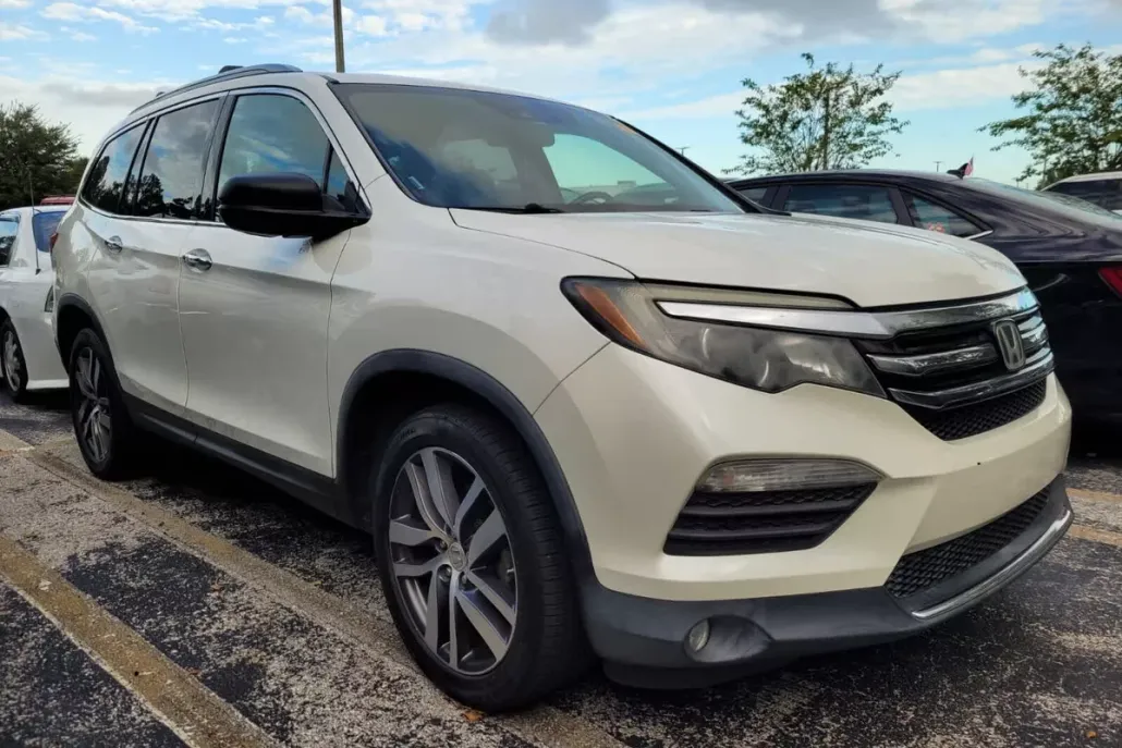 2017 Honda Pilot Elite photo 1