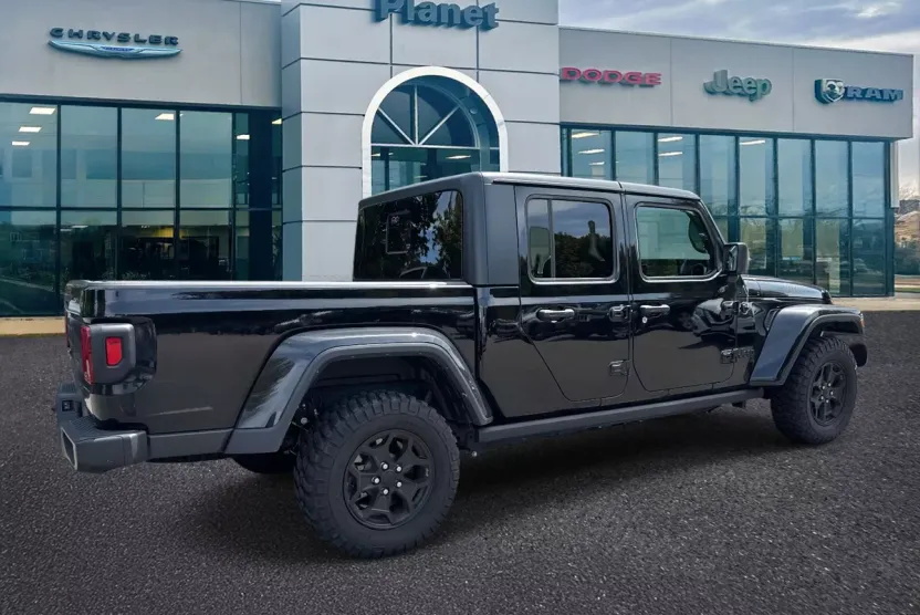 2022 Jeep Gladiator Willys photo 1
