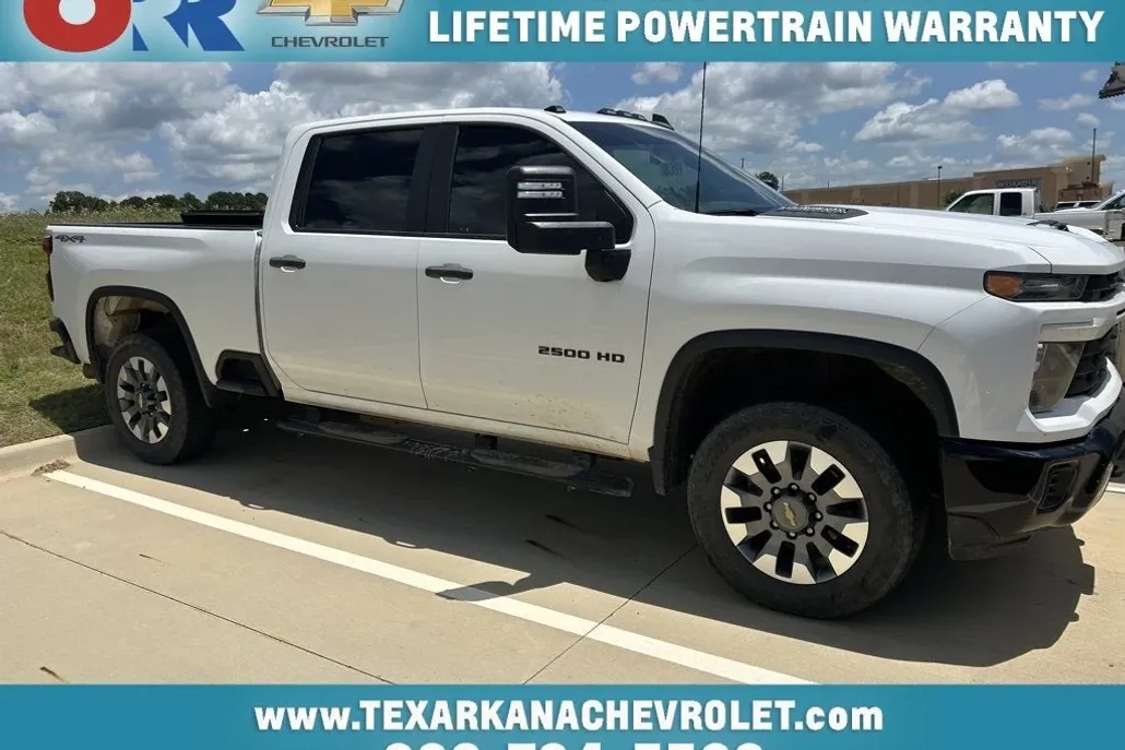 2024 Chevrolet Silverado 2500HD Custom photo 1