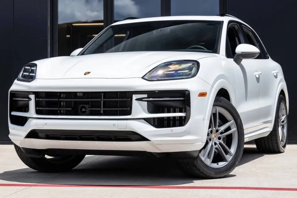 2025 Porsche Cayenne photo 1
