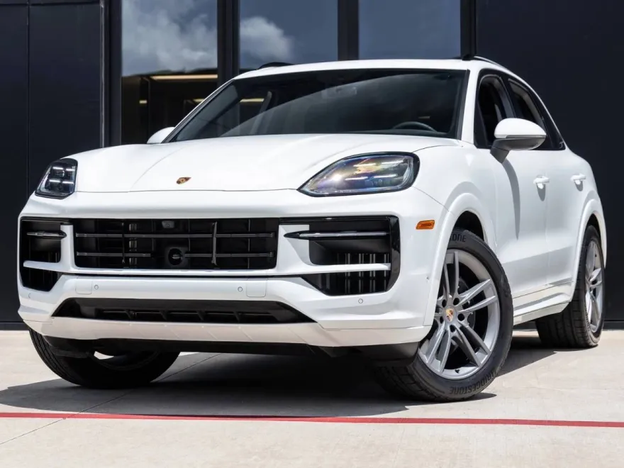 2025 Porsche Cayenne photo 1