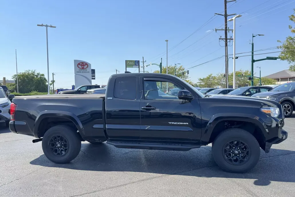 2022 Toyota Tacoma SR5 V6 photo 1