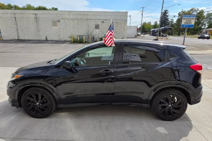 2021 Honda HR-V Sport photo 1