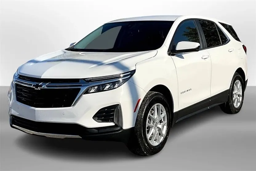 2024 Chevrolet Equinox LT photo 1