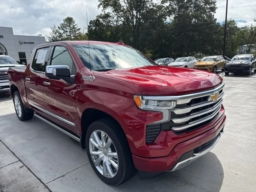 2024 Chevrolet Silverado 1500 High Country photo 1