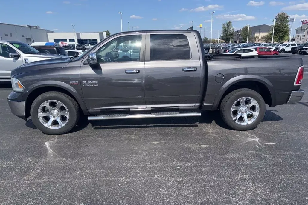 2015 Ram 1500 Laramie photo 1