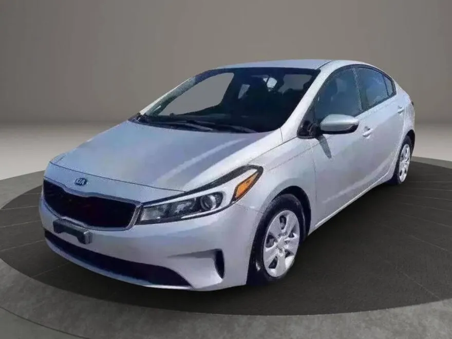 2017 Kia Forte LX Base photo 1