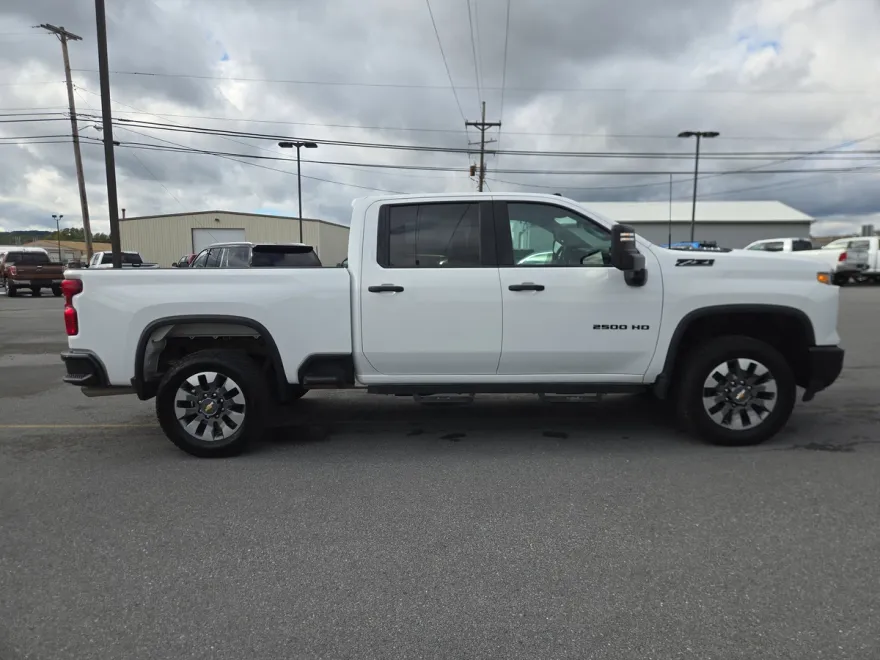 2024 Chevrolet Silverado 2500HD Custom photo 1